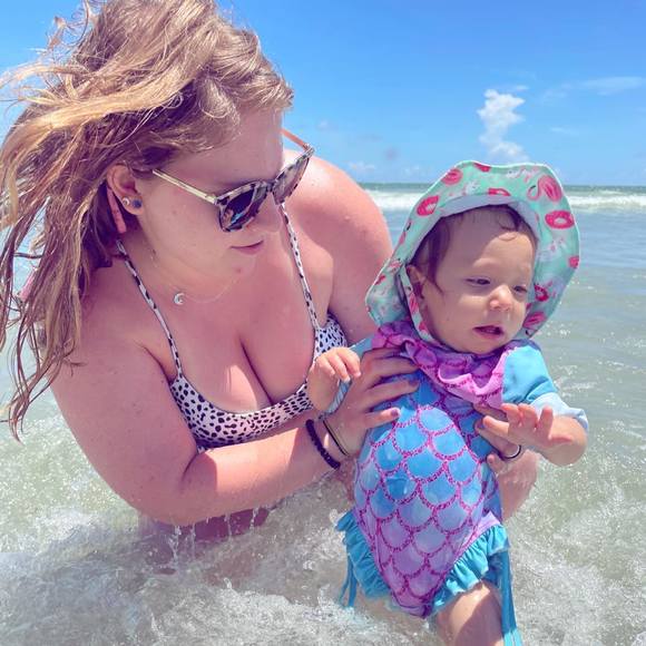 Meet your Posher, Karlie - Picture 1 of 1